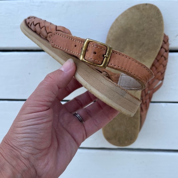 Woven leather sandals - Picture 5 of 5